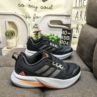 Adidas أحذية رياضية سوداء وبرتقالية شبكية للجري