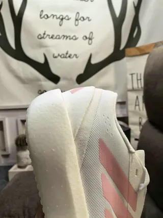 Adidas কালো এবং সাদা তিন স্ট্রাইপ লাইফস্টাইল স্নিকার 3