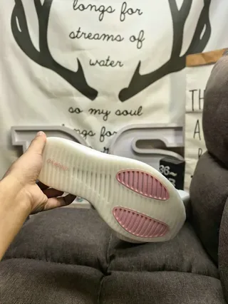 Adidas কালো এবং সাদা তিন স্ট্রাইপ লাইফস্টাইল স্নিকার 4