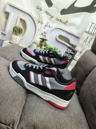 Adidas Tênis Lifestyle Preto Azul Low-Top com Painéis Laterais Listrados 17