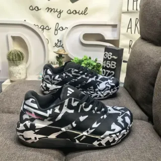 Adidas أسود أبيض مطبوعة هندسية كامو كعب سميك منحوت وسط أسلوب حياة