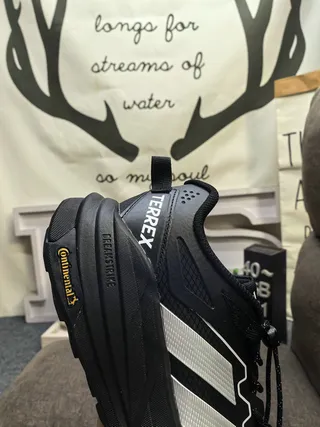 Adidas Chaussures Lifestyle Noires Blanches en Maille et Synthétique avec Bande Argentée à Trois Rayures 3
