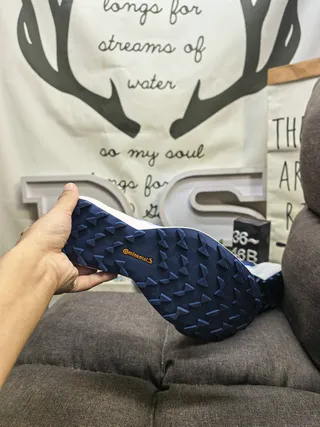 Adidas Tênis de corrida com upper de malha engenheirada preto e amarelo forro de gola 14