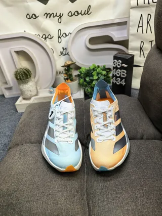 Adidas 蓝橙 流线型赛车轮廓 工程网面鞋面 跑鞋 10