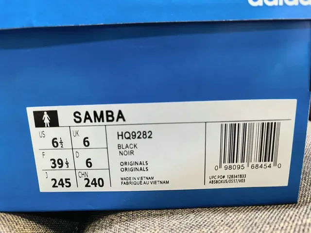 Adidas Tênis Lifestyle Marrom Bege Superior de Tecido Textil Perfuração no Dedo 12