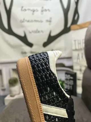 Adidas Tênis Lifestyle Marrom Bege Superior de Tecido Textil Perfuração no Dedo 13