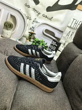 Adidas Tênis Lifestyle Marrom Bege Superior de Tecido Textil Perfuração no Dedo 17