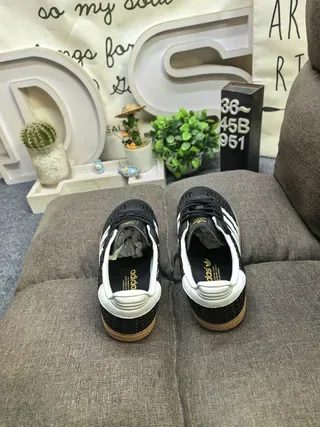 Adidas Tênis Lifestyle Marrom Bege Superior de Tecido Textil Perfuração no Dedo 18