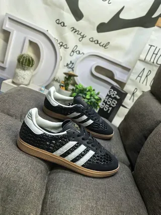 Adidas Tênis Lifestyle Marrom Bege Superior de Tecido Textil Perfuração no Dedo 19