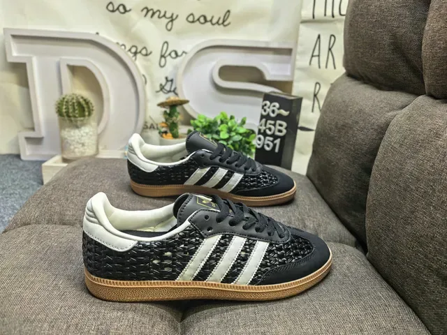 Adidas Tênis Lifestyle Marrom Bege Superior de Tecido Textil Perfuração no Dedo 21