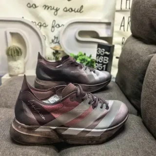 Adidas بني وردي وسط الكعب المتميز غير متناظر لسان الكعب أحذية رياضية لنمط الحياة