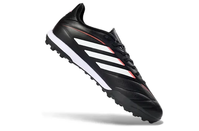 Adidas Copa কালো সাদা সিন্থেটিক আপার তিন স্ট্রাইপ সাইড ব্র্যান্ডিং টার্ফ সকার শু 2