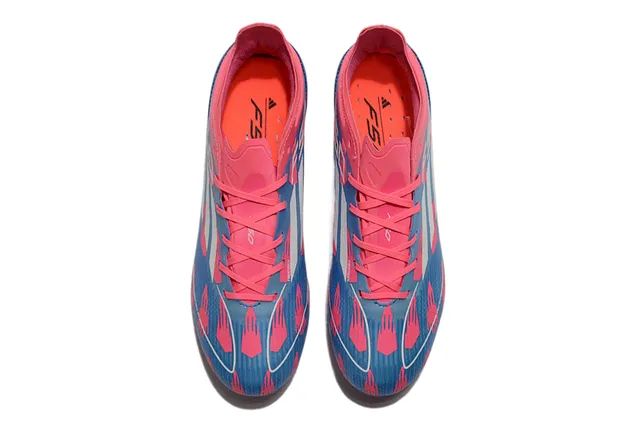 Adidas F50 Zapatillas de fútbol de corte bajo upper sintético studs cónicos moldados superficie firme 2