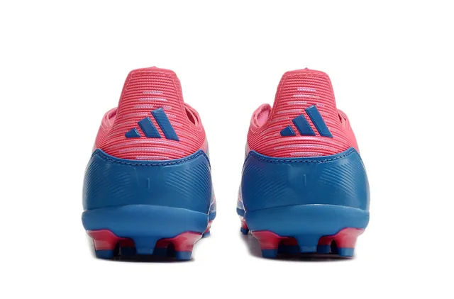 Adidas F50 Zapatillas de fútbol de corte bajo upper sintético studs cónicos moldados superficie firme 3