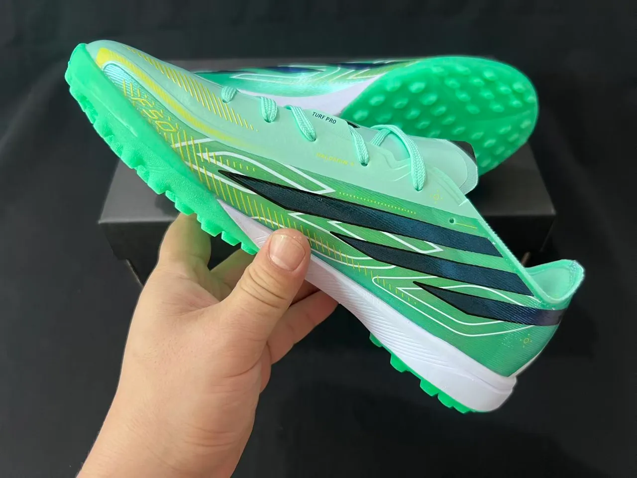 Adidas F50 Verde Negro Low-Cut Synthetic Upper Sprintweb Cage Construction Zapatos de Fútbol para Césped 4