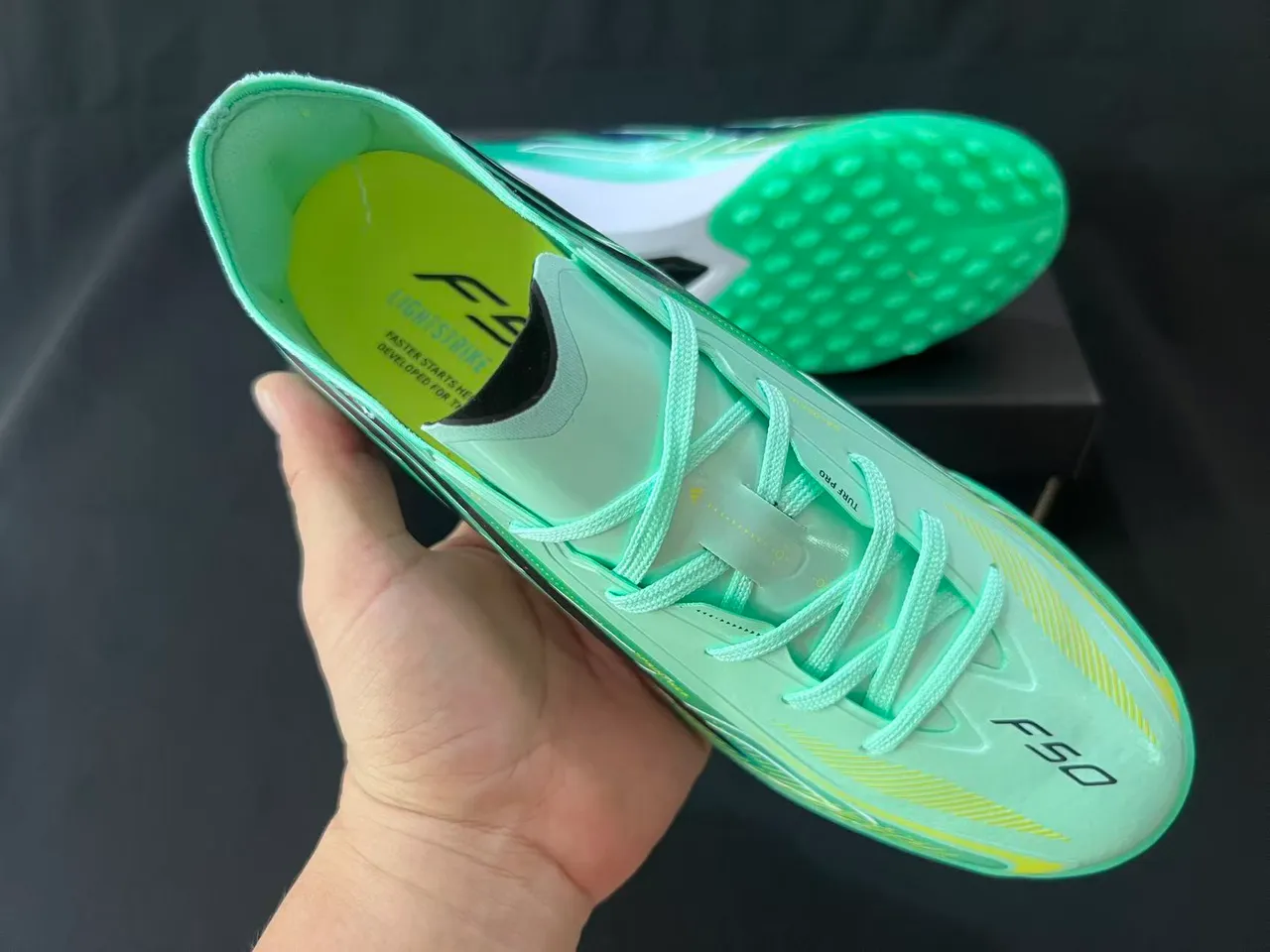 Adidas F50 Verde Negro Low-Cut Synthetic Upper Sprintweb Cage Construction Zapatos de Fútbol para Césped 5
