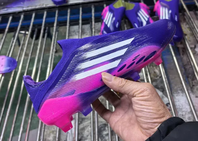Adidas F50 Violet Rose Low-Cut Sock-Fit Upper Gradient Colorway Terrain Ferme Chaussures de football 8