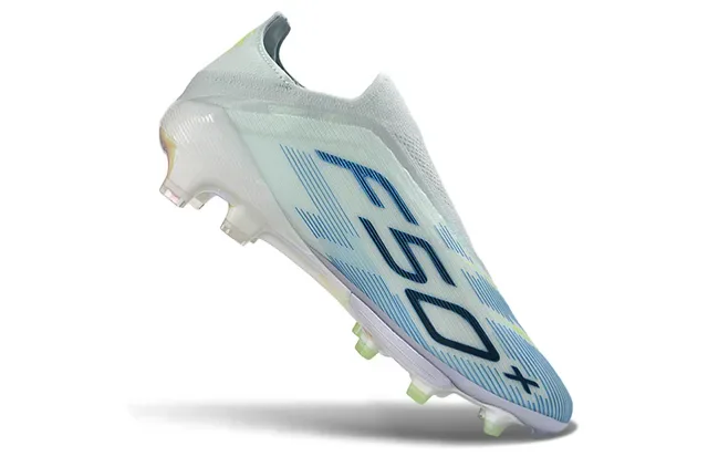 Adidas F50 Blanc Bleu Chaussures de Football Basse Tige Ajustement Chaussette Transparente Iridescente Semelle Terrain Ferme 2