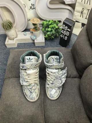 Adidas Forum Hi Currency-Print Chaussures lifestyle ailées 10