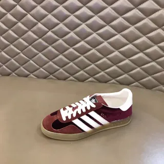 Adidas Gazelle بورجوندي سويد لايف ستايل سنيكرز