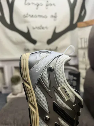 Adidas رمادي أسود شبكي الأعلى ثلاث شرائط براندينج نمط حياة سنيكرز 3
