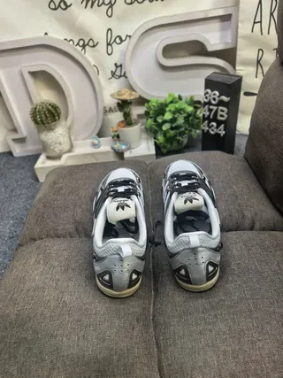 Adidas رمادي أسود شبكي الأعلى ثلاث شرائط براندينج نمط حياة سنيكرز 8
