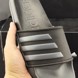 Adidas 灰黑色模压EVA鞋底穿孔网布带拖鞋
