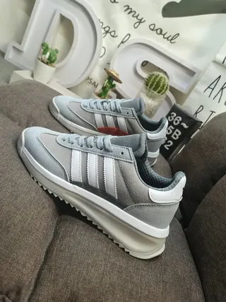 Adidas Gris y Blanco Retro Runner Silhouette Ante y Sintético Superior Lifestyle Sneakers 7