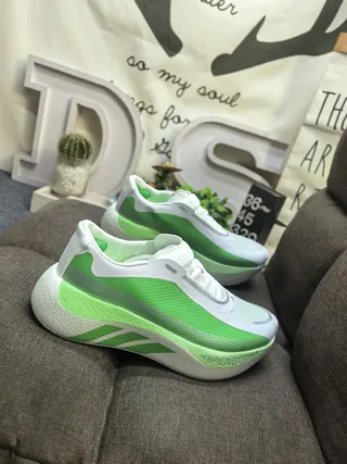 Adidas أخضر أبيض كيت أب علوي ميدسول رغوة مصممة حذاء رياضي 9