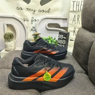Adidas Lightstrike Pro 黑色橙色生活方式运动鞋