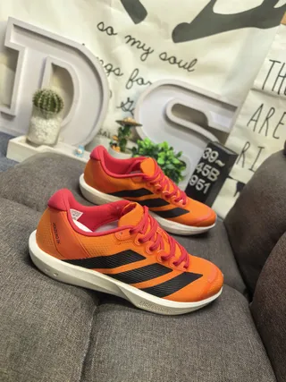 Adidas 橙红色轻量级竞速轮廓网面跑鞋 9
