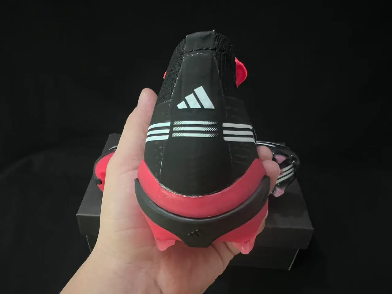 Adidas Predator أسود أحمر رباط غير متماثل قاعدة TPU المولدة أرضية صلبة أحذية كرة القدم 3