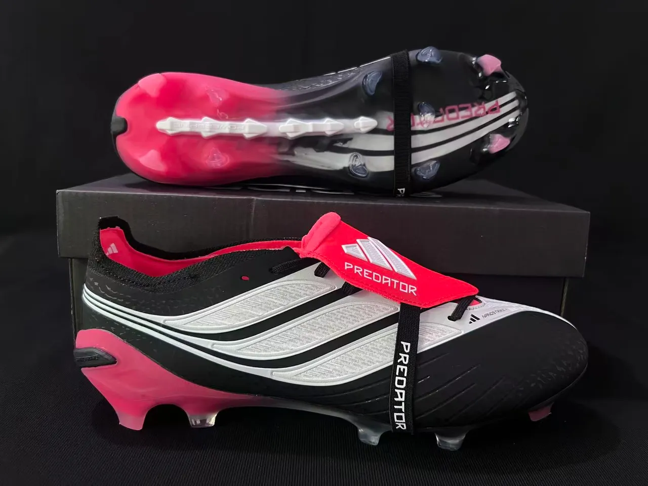 Adidas Predator أسود أحمر رباط غير متماثل قاعدة TPU المولدة أرضية صلبة أحذية كرة القدم 7