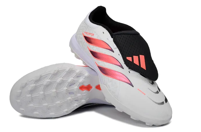 Adidas Predator Tênis de futebol Turf branco e rosa sintético texturizado com design de três listras em gradiente 4
