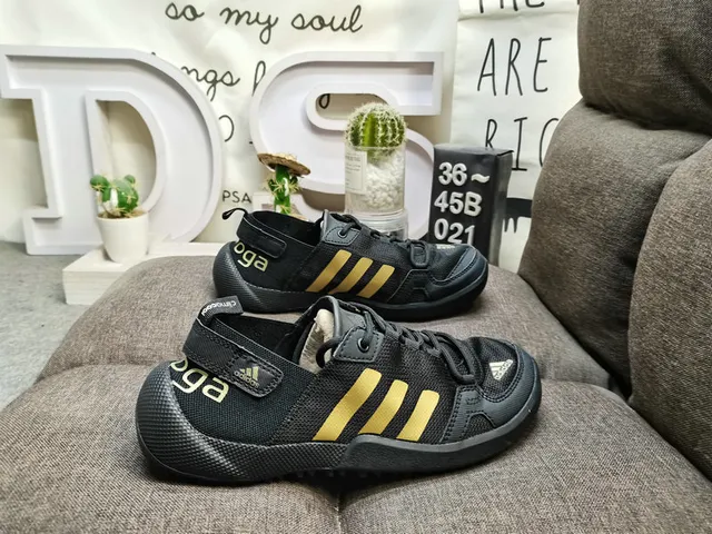 Adidas Tênis Lifestyle de Malha Vermelho e Cinza Low-Top 21
