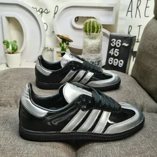 Adidas Samba OG Black and Metallic Silver حذاء نمط حياة