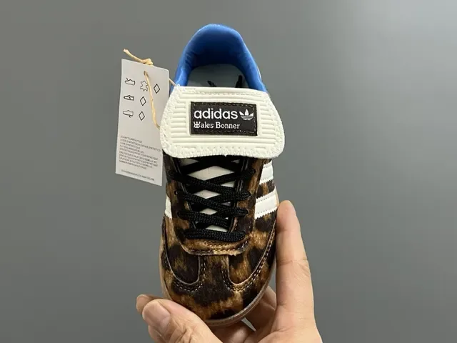 Adidas Samba OG rosa prata tênis lifestyle 21