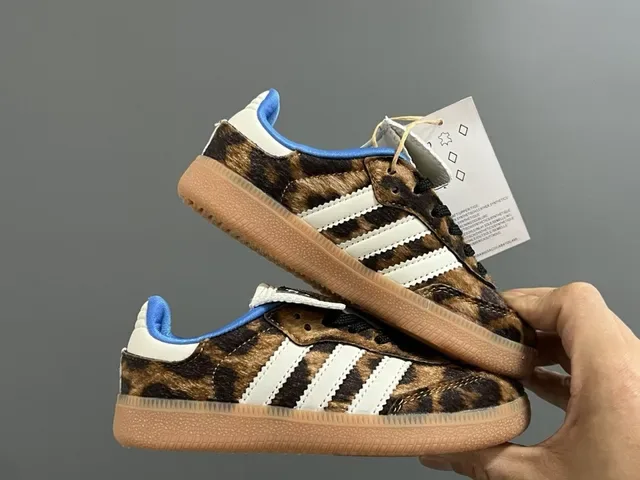 Adidas Samba OG rosa prata tênis lifestyle 22