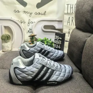 Adidas فضي أسود مبطن اصطناعي علوي Three Stripes حذاء رياضي