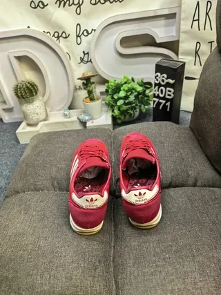 Adidas Spezial Zapatillas Lifestyle Rojo y Crema 8