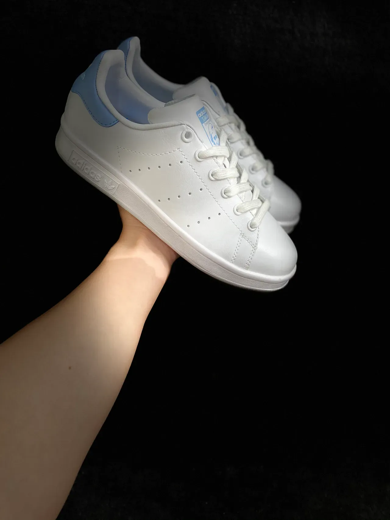 Adidas Stan Smith sneakers lifestyle blanc et bleu clair 2