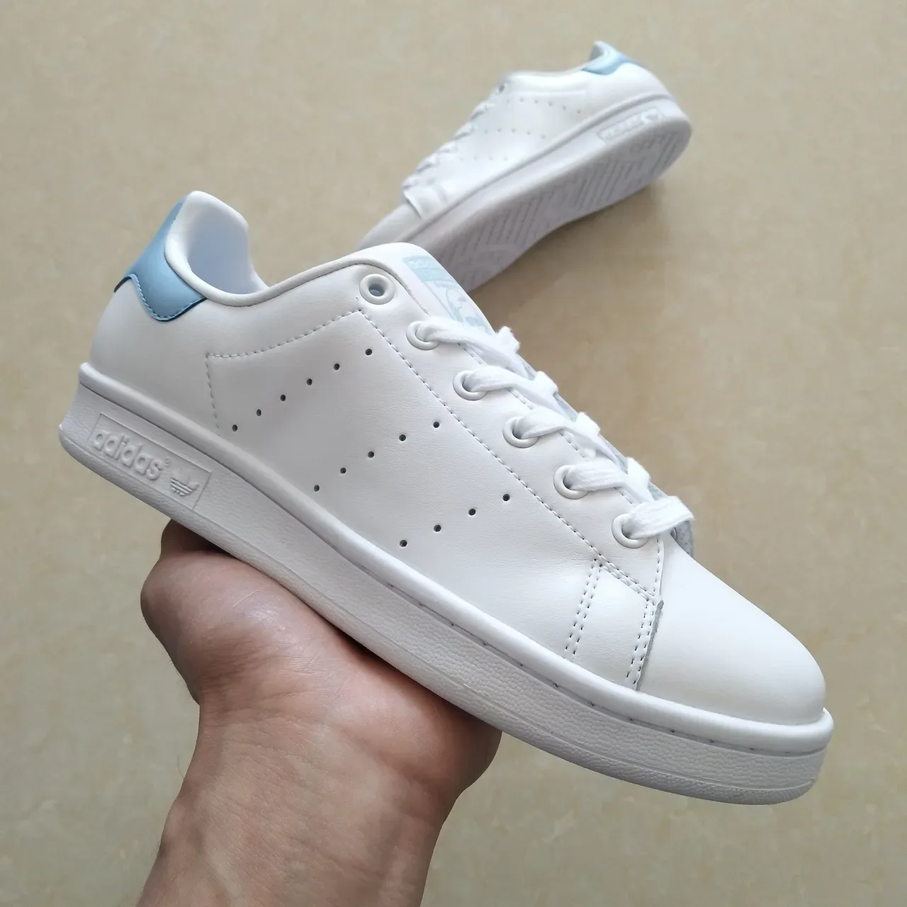Adidas Stan Smith sneakers lifestyle blanc et bleu clair 10