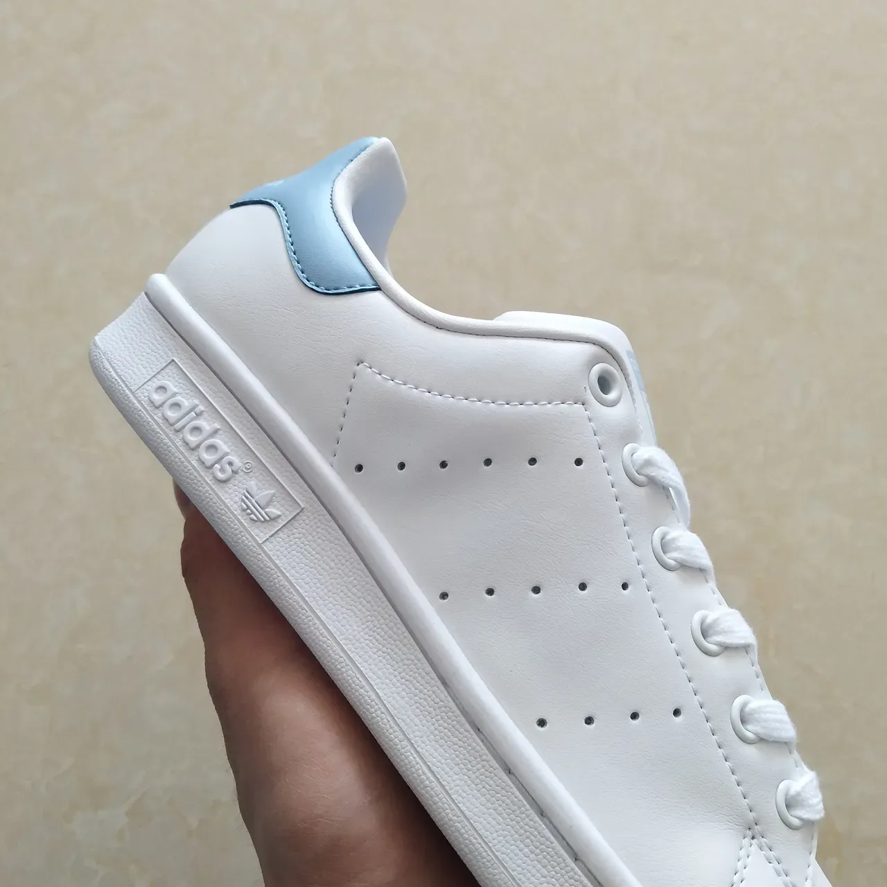 Adidas Stan Smith sneakers lifestyle blanc et bleu clair 14