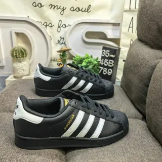 Adidas Superstar سينيكرز لايف ستايل أسود وأبيض