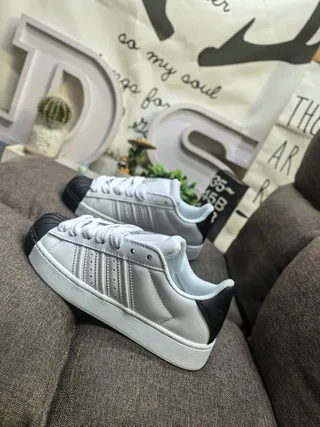 Adidas Superstar Tênis lifestyle cinza claro e preto 7