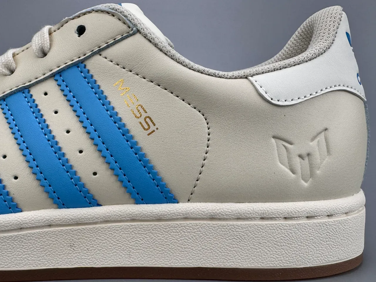 أديداس سوبرستار Off-White و Blue سنيكرز أسلوب الحياة 7