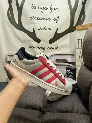 Adidas Superstar Off-White और Royal Blue सिलवाया घोड़ा जीवनशैली जूते 15