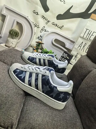 Adidas Superstar Chaussures Lifestyle Navy et Blanc à Impressions Stellaires 7