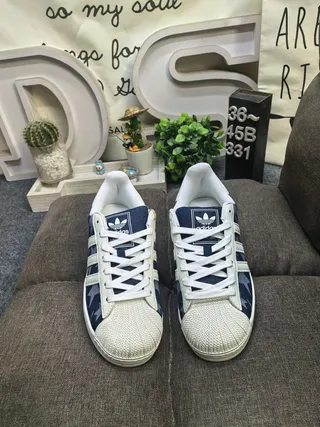 Adidas Superstar Chaussures Lifestyle Navy et Blanc à Impressions Stellaires 10