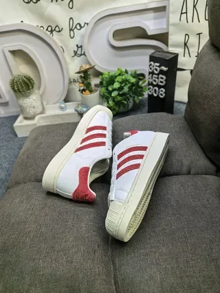 Adidas Superstar أبيض وأحمر سنیکرز أسلوب حياة 6